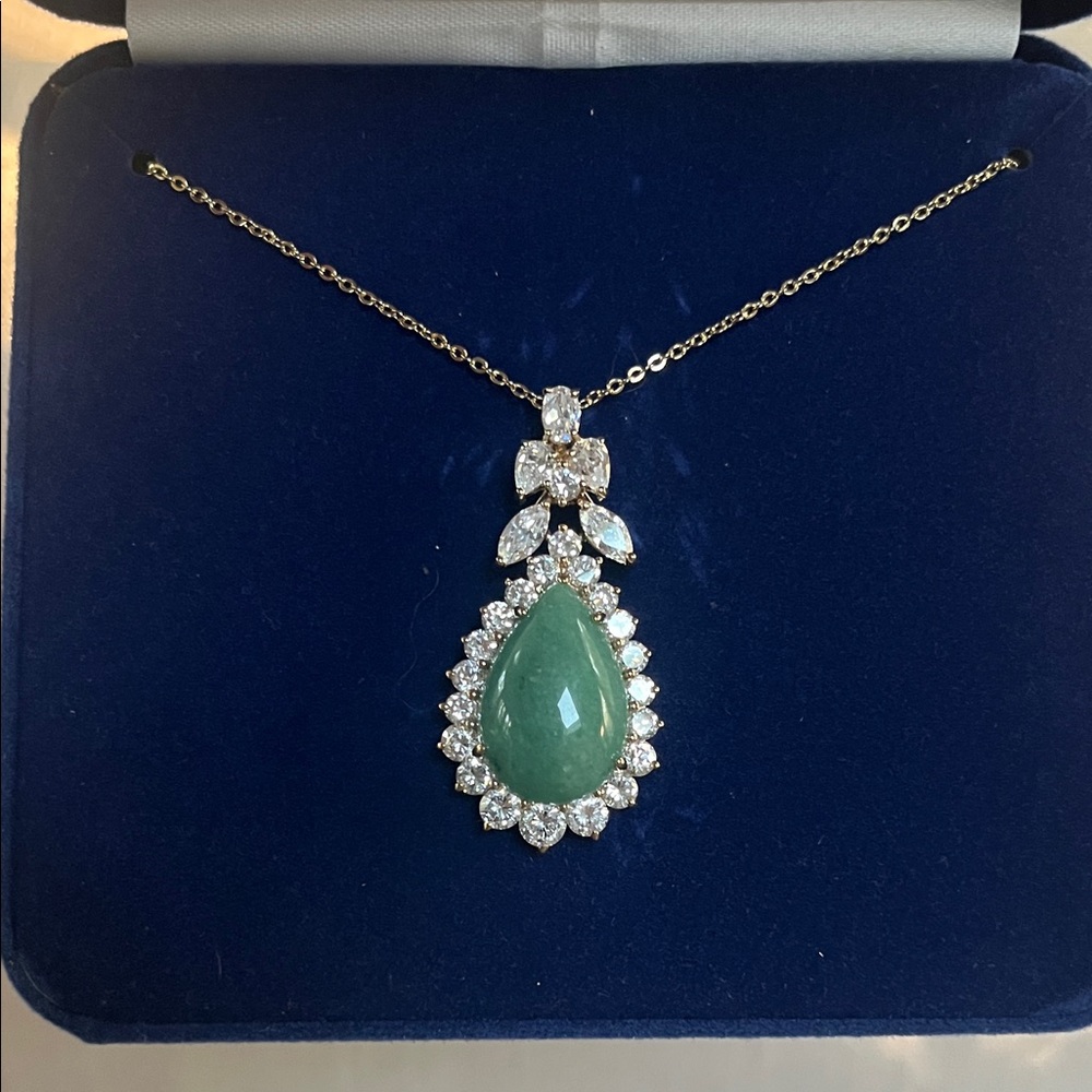 Camrose&Kross JBK Gold, Green Aventurine Pendant Necklace - Picture 3 of 3